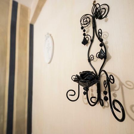 Un Ospite A Fontania Bed & Breakfast Gaeta Bagian luar foto