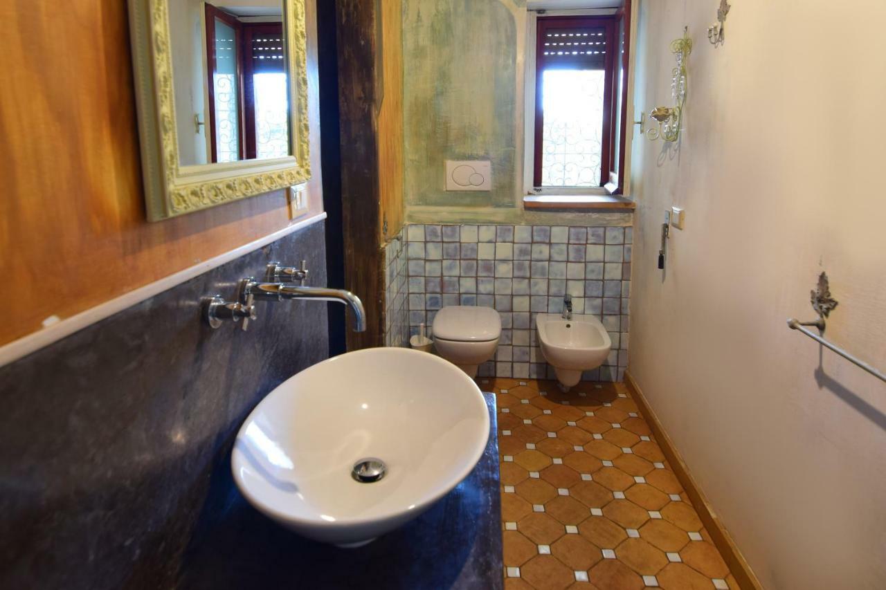 Un Ospite A Fontania Bed & Breakfast Gaeta Bagian luar foto