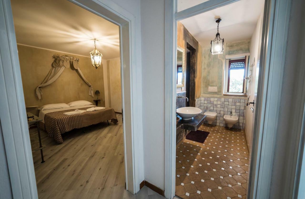 Un Ospite A Fontania Bed & Breakfast Gaeta Bagian luar foto